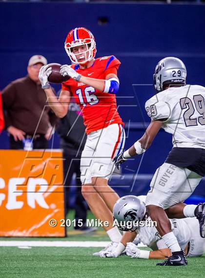 Thumbnail 1 in San Angelo Central vs. Guyer (UIL 6A D2 Regional Playoff) photogallery.