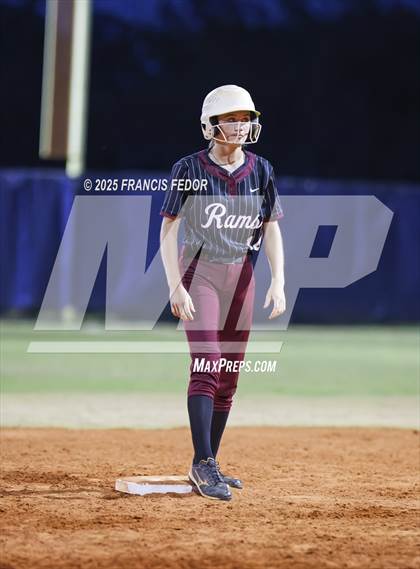 Thumbnail 2 in Sumner vs. Sarasota (FHSAA 7A Regional Quarterfinals) photogallery.