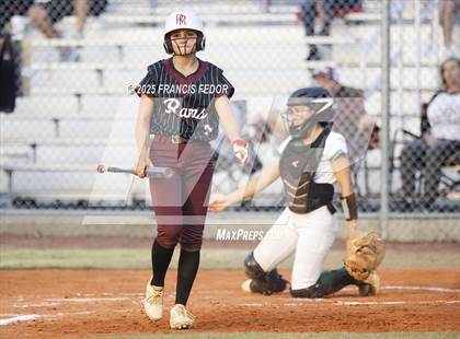 Thumbnail 2 in Sumner vs. Sarasota (FHSAA 7A Regional Quarterfinals) photogallery.