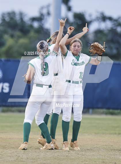 Thumbnail 2 in Sumner vs. Sarasota (FHSAA 7A Regional Quarterfinals) photogallery.