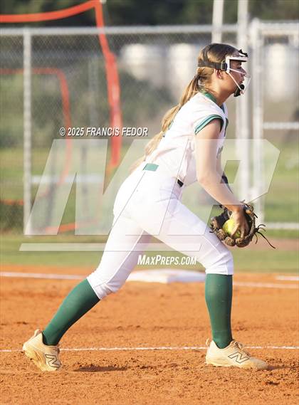 Thumbnail 3 in Sumner vs. Sarasota (FHSAA 7A Regional Quarterfinals) photogallery.