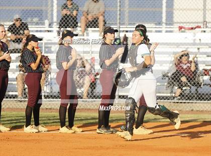 Thumbnail 1 in Sumner vs. Sarasota (FHSAA 7A Regional Quarterfinals) photogallery.