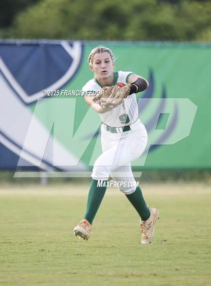 Thumbnail 2 in Sumner vs. Sarasota (FHSAA 7A Regional Quarterfinals) photogallery.