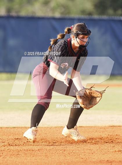 Thumbnail 3 in Sumner vs. Sarasota (FHSAA 7A Regional Quarterfinals) photogallery.