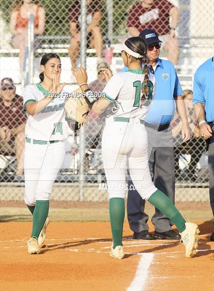 Thumbnail 3 in Sumner vs. Sarasota (FHSAA 7A Regional Quarterfinals) photogallery.