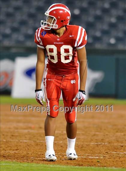 Thumbnail 2 in Mater Dei vs. Servite photogallery.