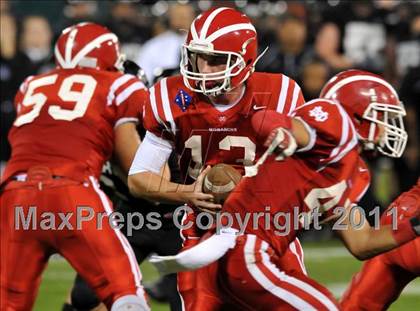 Thumbnail 2 in Mater Dei vs. Servite photogallery.