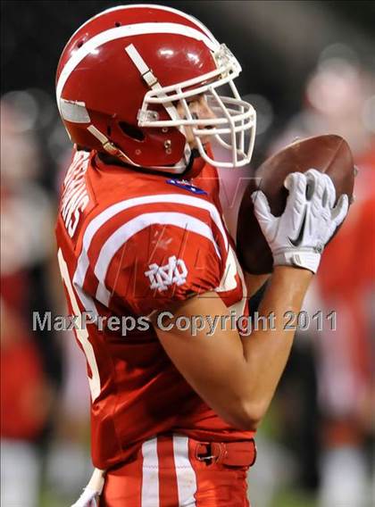 Thumbnail 1 in Mater Dei vs. Servite photogallery.