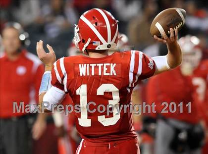Thumbnail 3 in Mater Dei vs. Servite photogallery.