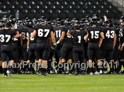 Thumbnail 2 in Mater Dei vs. Servite photogallery.