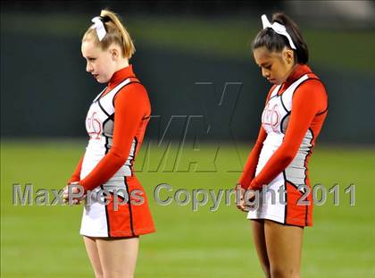 Thumbnail 3 in Mater Dei vs. Servite photogallery.