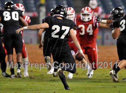 Thumbnail 2 in Mater Dei vs. Servite photogallery.