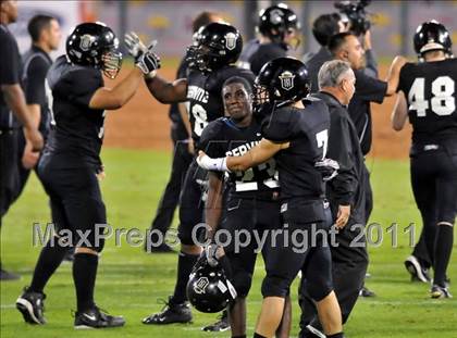 Thumbnail 1 in Mater Dei vs. Servite photogallery.