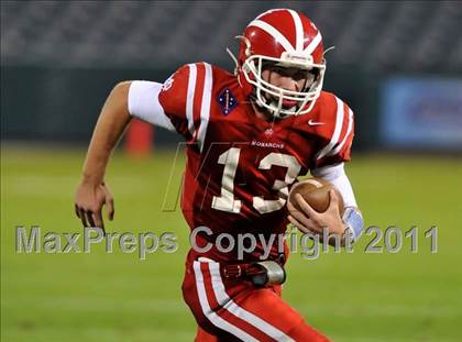 Thumbnail 1 in Mater Dei vs. Servite photogallery.