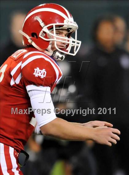 Thumbnail 3 in Mater Dei vs. Servite photogallery.