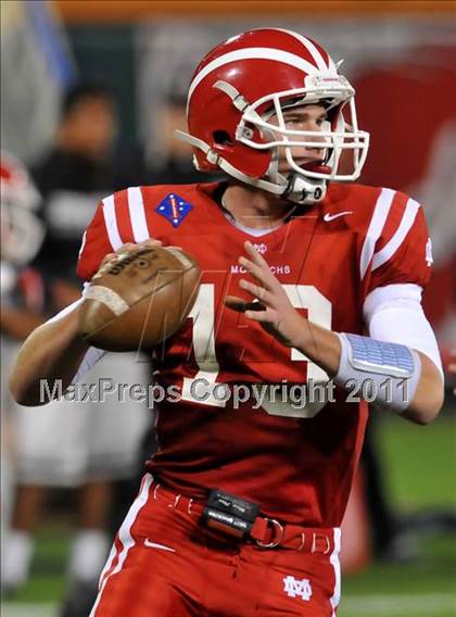 Thumbnail 1 in Mater Dei vs. Servite photogallery.