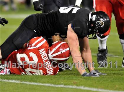 Thumbnail 2 in Mater Dei vs. Servite photogallery.