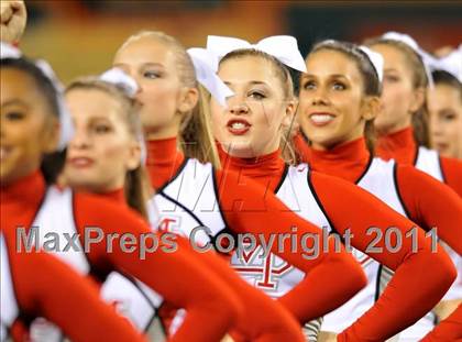 Thumbnail 2 in Mater Dei vs. Servite photogallery.
