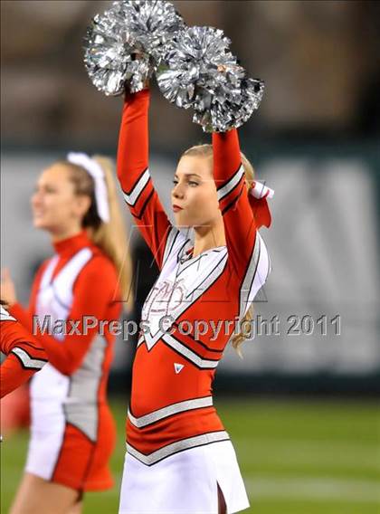 Thumbnail 1 in Mater Dei vs. Servite photogallery.