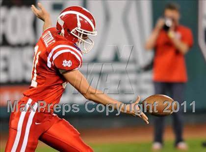 Thumbnail 3 in Mater Dei vs. Servite photogallery.