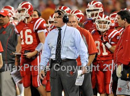 Thumbnail 3 in Mater Dei vs. Servite photogallery.
