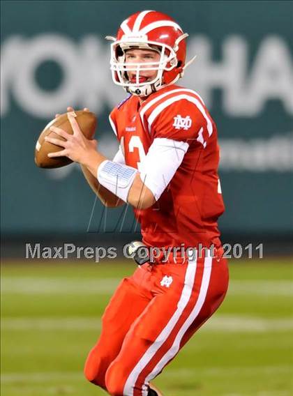Thumbnail 1 in Mater Dei vs. Servite photogallery.