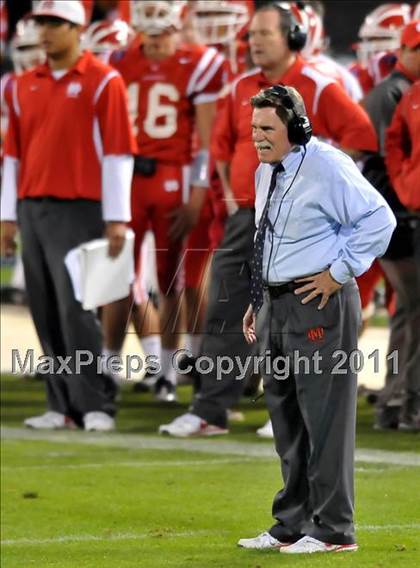 Thumbnail 1 in Mater Dei vs. Servite photogallery.