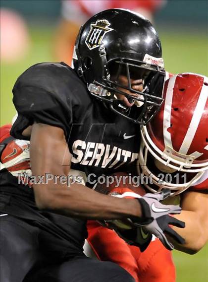 Thumbnail 3 in Mater Dei vs. Servite photogallery.
