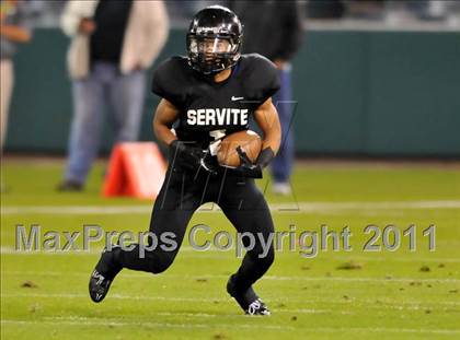 Thumbnail 2 in Mater Dei vs. Servite photogallery.