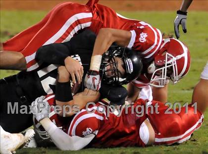 Thumbnail 3 in Mater Dei vs. Servite photogallery.