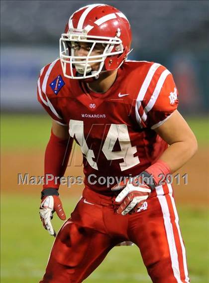 Thumbnail 3 in Mater Dei vs. Servite photogallery.