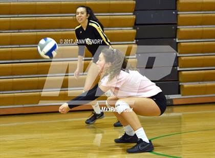 Thumbnail 1 in El Dorado vs. Los Alamitos (Durango Fall Classic) photogallery.