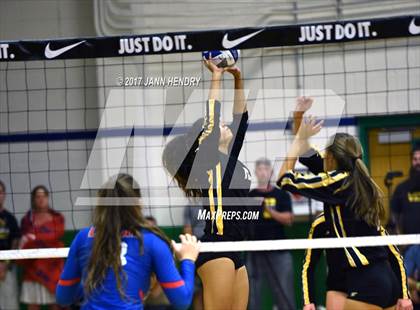 Thumbnail 2 in El Dorado vs. Los Alamitos (Durango Fall Classic) photogallery.