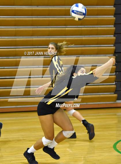 Thumbnail 1 in El Dorado vs. Los Alamitos (Durango Fall Classic) photogallery.