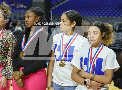Thumbnail 1 in Gruver vs. Hearne (UIL 2A Basketball State Semifinal Medal Ceremony) photogallery.
