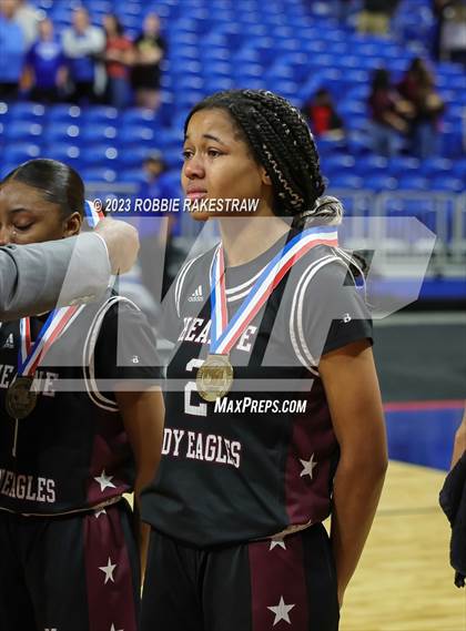 Thumbnail 3 in Gruver vs. Hearne (UIL 2A Basketball State Semifinal Medal Ceremony) photogallery.