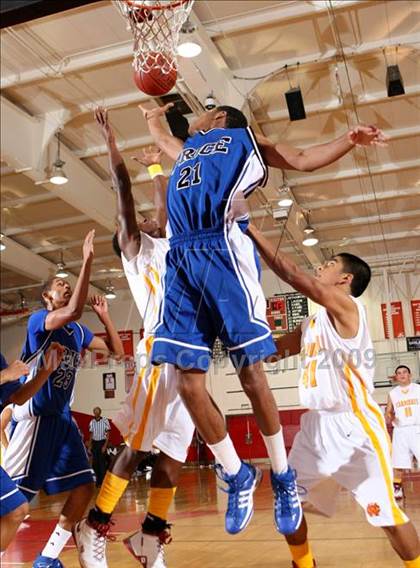 Thumbnail 3 in Cantwell-Sacred Heart vs. Price (Sea Hawk Classic) photogallery.
