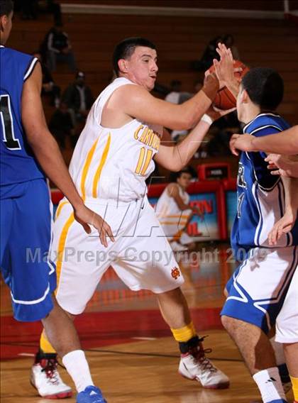 Thumbnail 1 in Cantwell-Sacred Heart vs. Price (Sea Hawk Classic) photogallery.