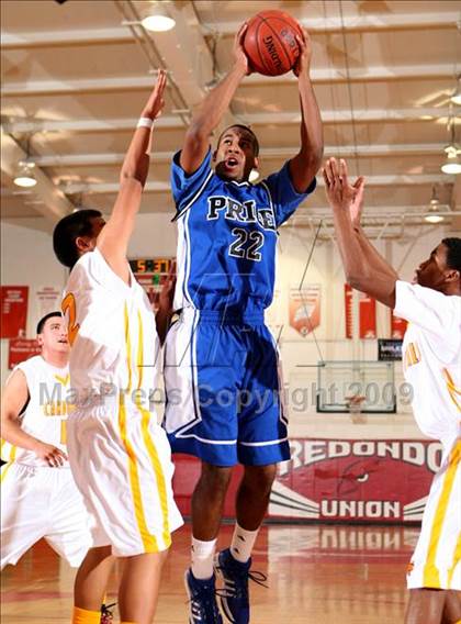 Thumbnail 1 in Cantwell-Sacred Heart vs. Price (Sea Hawk Classic) photogallery.