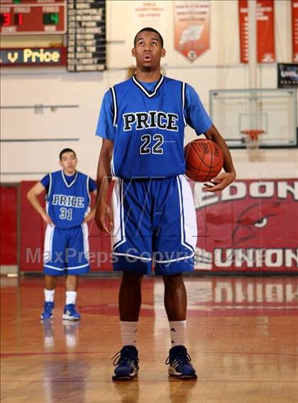 Thumbnail 3 in Cantwell-Sacred Heart vs. Price (Sea Hawk Classic) photogallery.
