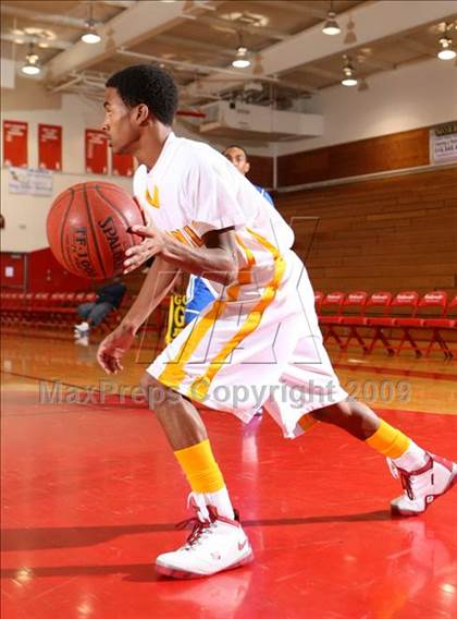 Thumbnail 3 in Cantwell-Sacred Heart vs. Price (Sea Hawk Classic) photogallery.