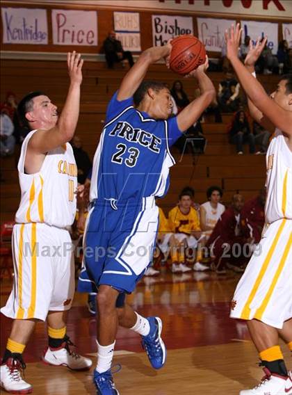 Thumbnail 2 in Cantwell-Sacred Heart vs. Price (Sea Hawk Classic) photogallery.