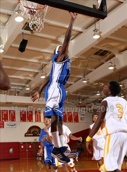 Thumbnail 2 in Cantwell-Sacred Heart vs. Price (Sea Hawk Classic) photogallery.