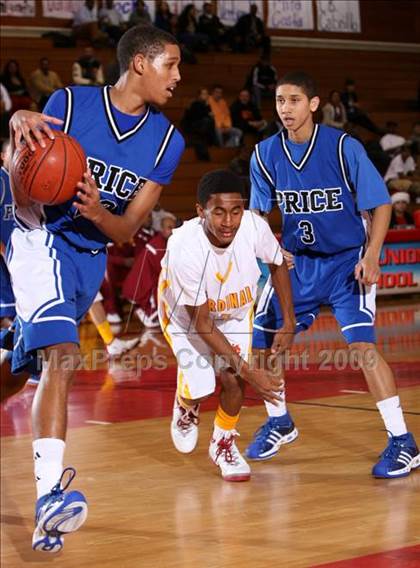 Thumbnail 3 in Cantwell-Sacred Heart vs. Price (Sea Hawk Classic) photogallery.