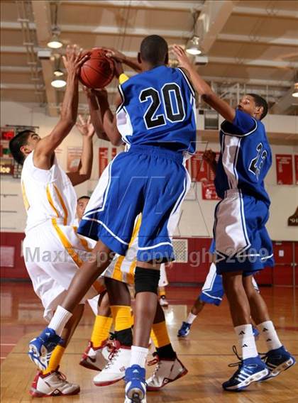 Thumbnail 3 in Cantwell-Sacred Heart vs. Price (Sea Hawk Classic) photogallery.