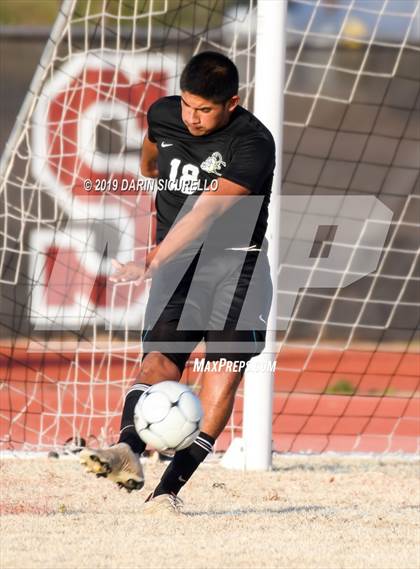 Thumbnail 3 in Queen Creek vs Boulder Creek (DRHS Anthony Solis/Stephen Hopp Cactus Cup) photogallery.