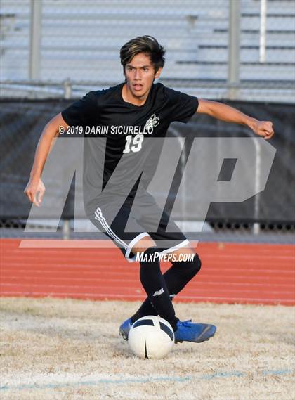Thumbnail 1 in Queen Creek vs Boulder Creek (DRHS Anthony Solis/Stephen Hopp Cactus Cup) photogallery.