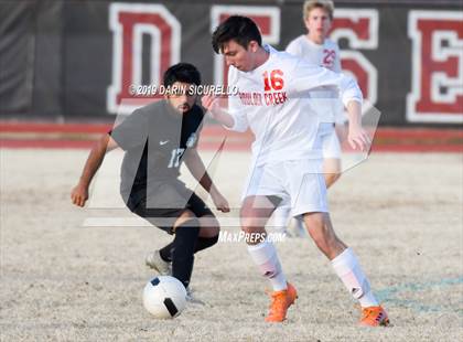 Thumbnail 2 in Queen Creek vs Boulder Creek (DRHS Anthony Solis/Stephen Hopp Cactus Cup) photogallery.