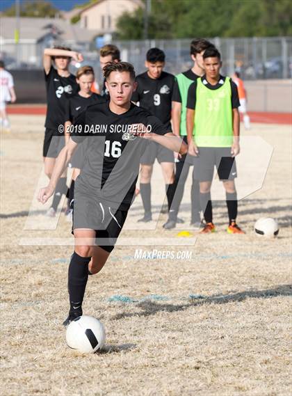 Thumbnail 2 in Queen Creek vs Boulder Creek (DRHS Anthony Solis/Stephen Hopp Cactus Cup) photogallery.