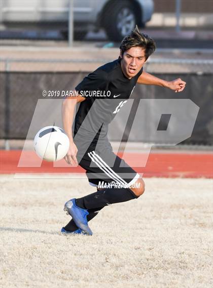 Thumbnail 2 in Queen Creek vs Boulder Creek (DRHS Anthony Solis/Stephen Hopp Cactus Cup) photogallery.